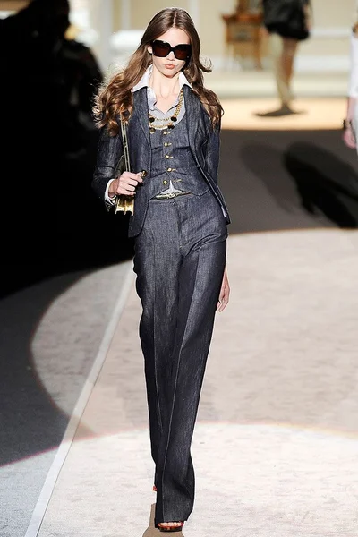 Look 13